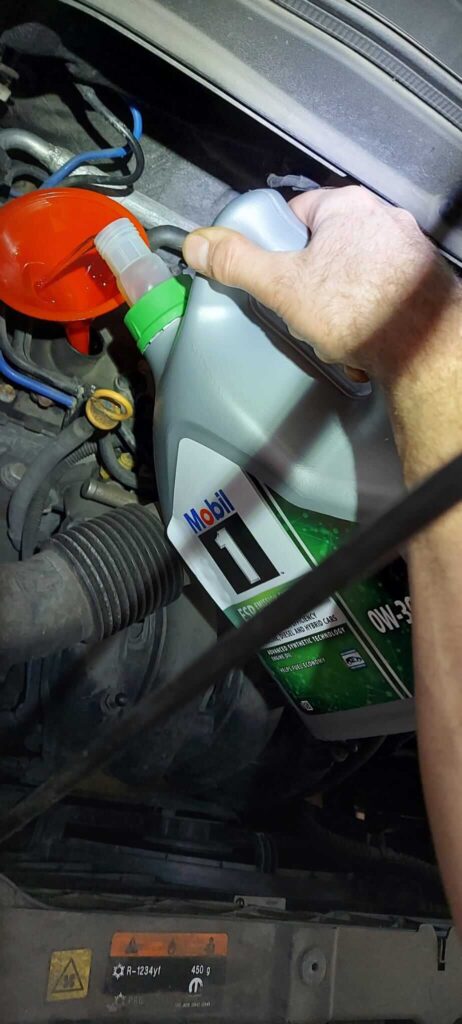 wymiana oleju w silniku